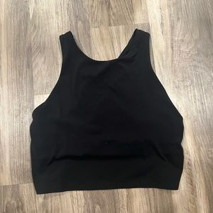 Athleta Conscious Crop